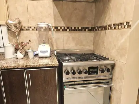 CASA 4 AMBIENTES VENTA PARQUE LELOIR JARDIN PILETA