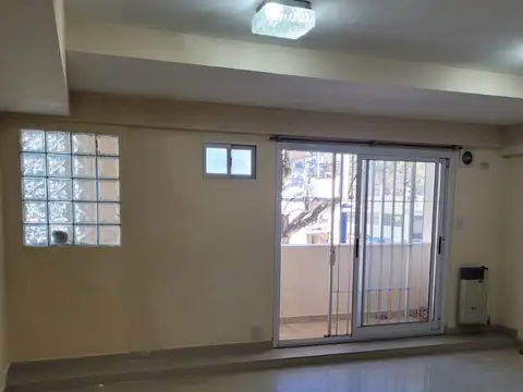 Sanabria 2600, Piso 1