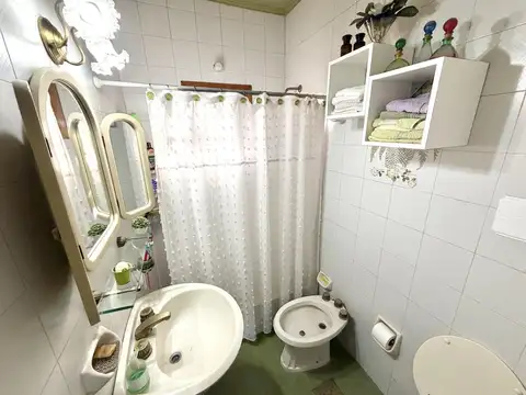 Casa en venta 4 ambientes Castelar sur