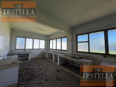 Planta Industrial de 3716 m² s/ Fracción 13.451 m² - Virrey Del Pino