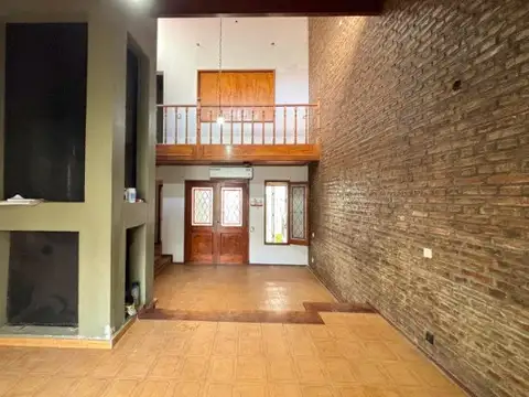 Depto Tipo Casa 6 ambientes con 3 baños