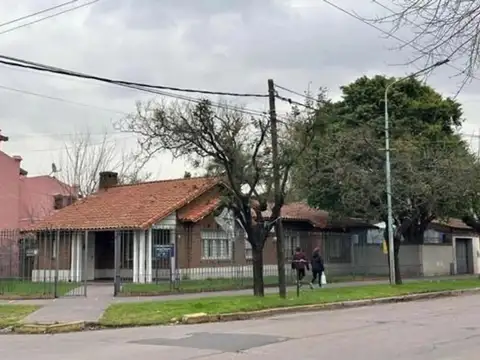 OPORTUNIDAD VENTA CASA 6 AMBIENTES ESCUCHA OFERTA