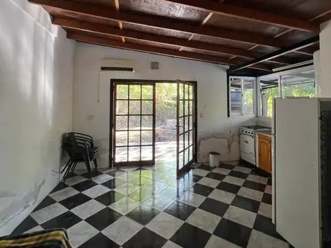 VENTA CASA 3 AMBIENTES 600 M2 LA PLATA PILETA