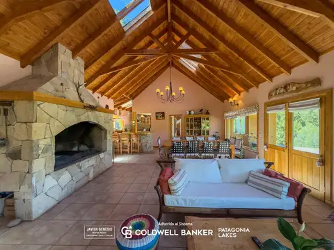 Casa 7 ambientes con 4 baños