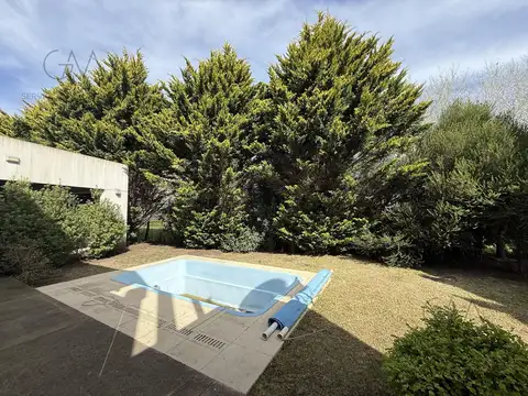 Casa en alquiler – barrio rumencó