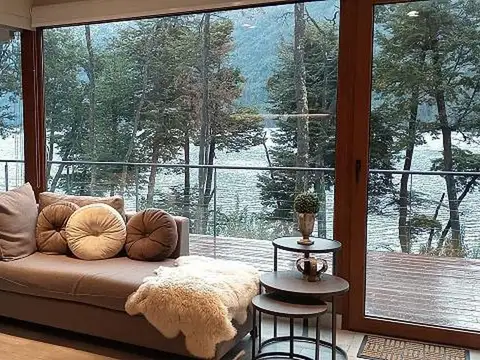 Excelente departamento con vista al Lago, amoblado y con cochera particular.