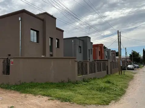 Depto Tipo Casa 2 ambientes con 1 baño