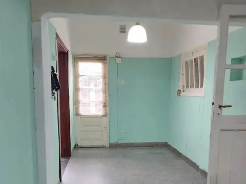 VENTA CASA CON 2 DORMITORIOS- PARQUE-COCHERA