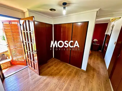 Casa 7 ambientes con 2 baños