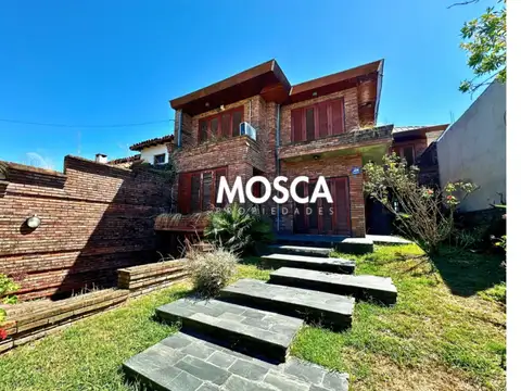 Casa en venta Paso del Rey centro