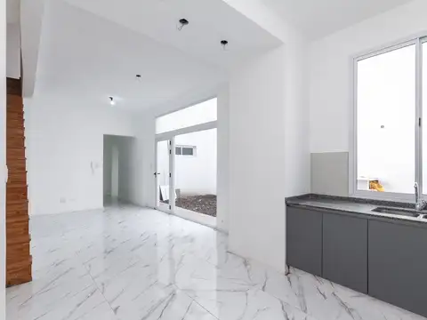 Casa en Venta con 1 cochera