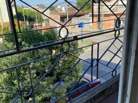 Departamento en Alquiler en Isidro Casanova, $ 420.000