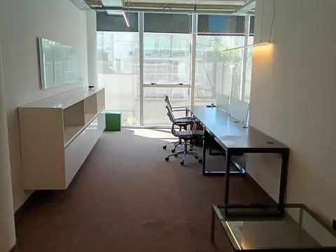 Oficina en Alquiler con 1 cochera