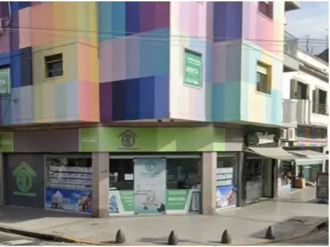 LOCAL EN ESTRATEGICA ESQUINA 55 MTS. MORENO ESQUINA CAMPOS - INGRESO EN NOVIEMBRE - A 100 MTS. PLAZA SAN MARTIN   BAJAS EXPENSAS -