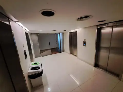 Oficina en Venta con 2 cocheras