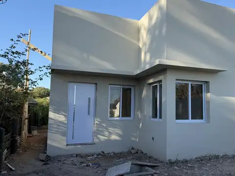 Casa a Estrenar Rebord entre Mitre y Ferrari