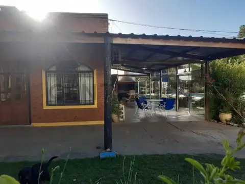 Casa quinta más departamento en Susana