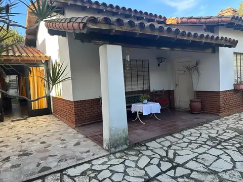 CASA 3 AMBIENTES FONDO