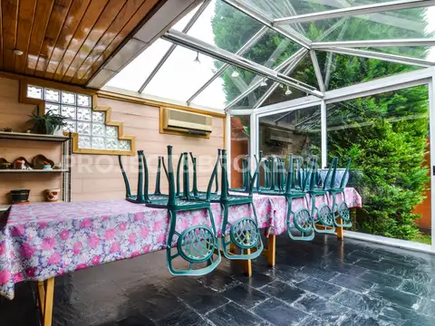 Casa en Venta con 4 cocheras