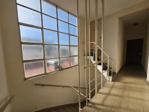 Departamento Monoambiente con Balcón en Alquiler. Flores