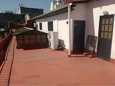 Venta de local mas salon en San Telmo