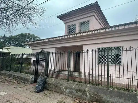 MORENO ESQUINA COT