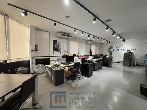 Piso con terraza en esquina apto profesional y comercial Gorostiaga al 1700