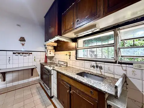 Casa 5 ambientes con 2 baños
