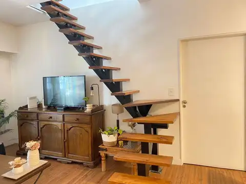 Depto Tipo Casa en Venta de 5 ambientes