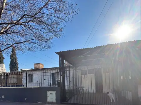 CASA 3 DORM B° PARQUE CAPITAL SUR