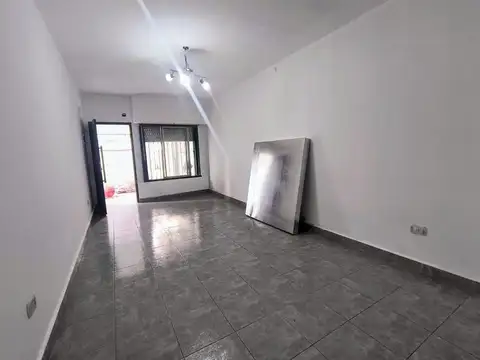 Depto Tipo Casa en Alquiler en Villa Luzuriaga, $ 450.000