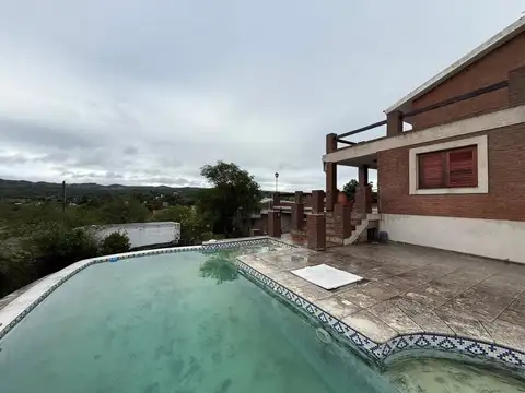 Casa 5 ambientes con 3 baños