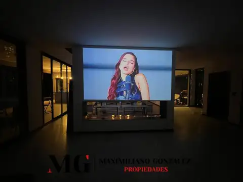 Casa 10 ambientes con 9 baños