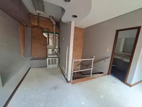 Oficina en Venta con 20 cocheras