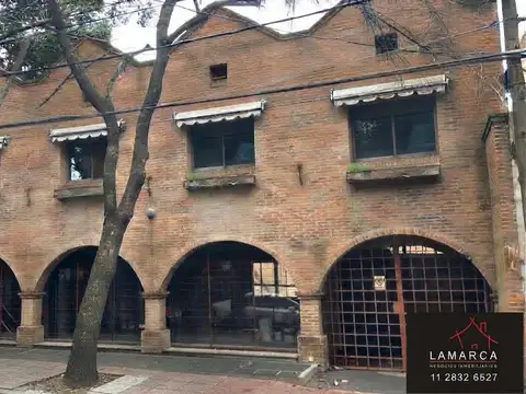 Excelente Oportunidad de Inversión /edificio Comercial y de Oficinas en El Corazón de Victoria