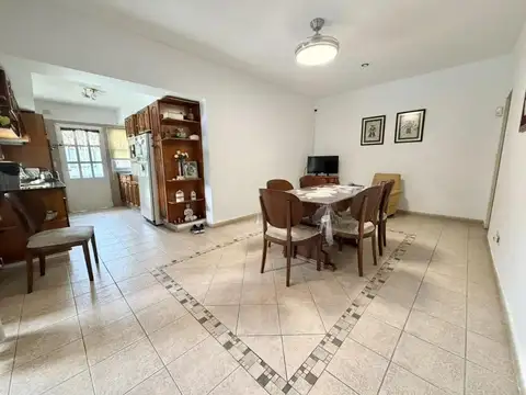 Impecable chalet 4 ambientes en planta baja.