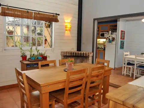 VENTA CASA EN CASEROS 4 AMBIENTES