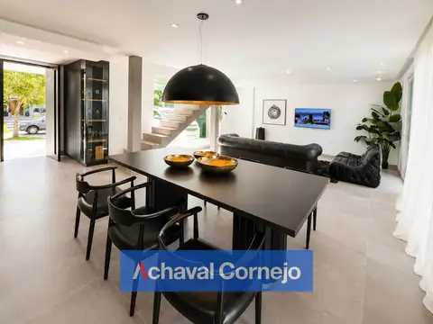 Casa 5 ambientes con 3 baños