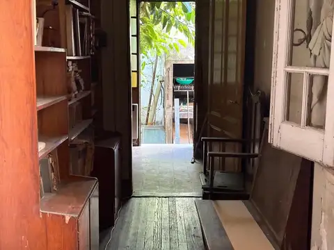 Casa 6 ambientes con 2 baños