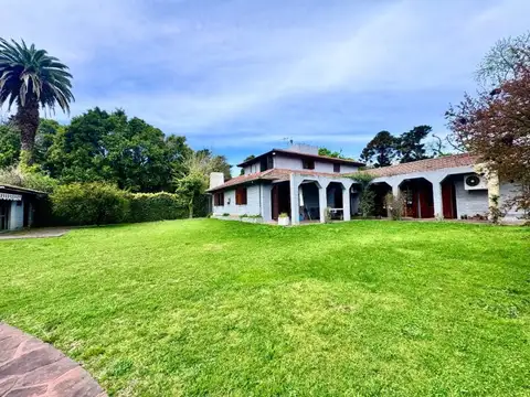 Venta de Casa de 4 dormitorios casi toda en una planta con excelente lote en Santa Rita, Boulog...