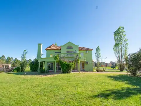 Casa en Venta en La Carolina Golf & Country Club, Countries y Barrios Cerrados en Monte Flores
