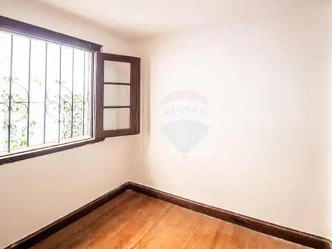 Venta CASA POCITOS 5 dormitorios, gje. con RENTA