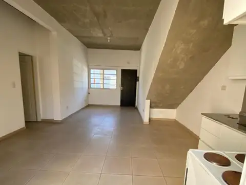 Departamento en Alquiler en Jose Leon Suarez, $ 700.000