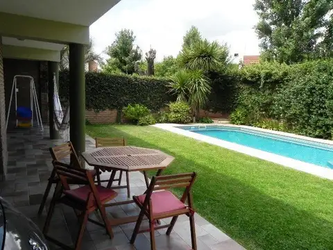 Casa en Venta con 1 cochera