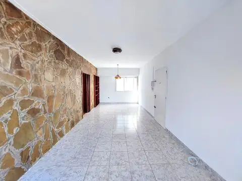 Departamento en Alquiler en Ramos Mejia, $ 950.000