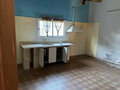Casa 4 ambientes con 1 baño
