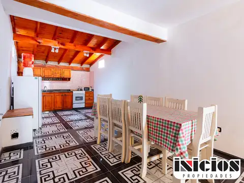 Tríplex amplio en zona residencial - C1006