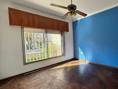 VENTA CASA 3 AMBIENTES VILLA ESPAÑA amplio parque