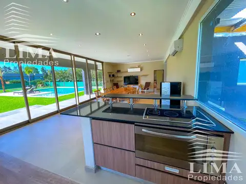 Casa en Venta en Funes, USD 275.000