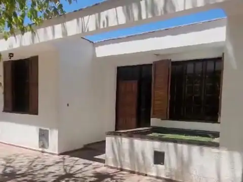 CASA 4 HABITACIONES EN VENTA - LAS HERAS